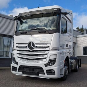 Mercedes-Benz Actros L Grille 2021- Vehicle Specific AUX Light kit, Vision X